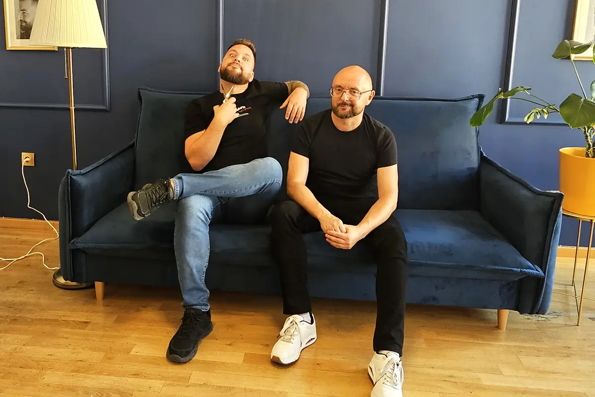 Wnętrze ukazujące salon barberski we Wrocławiu